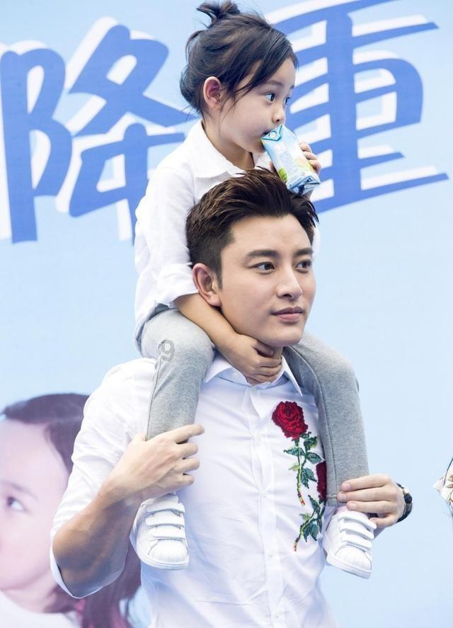 “海南自贸港-西部陆海新通道”多式联运新模式“铁路箱下水”成功首发