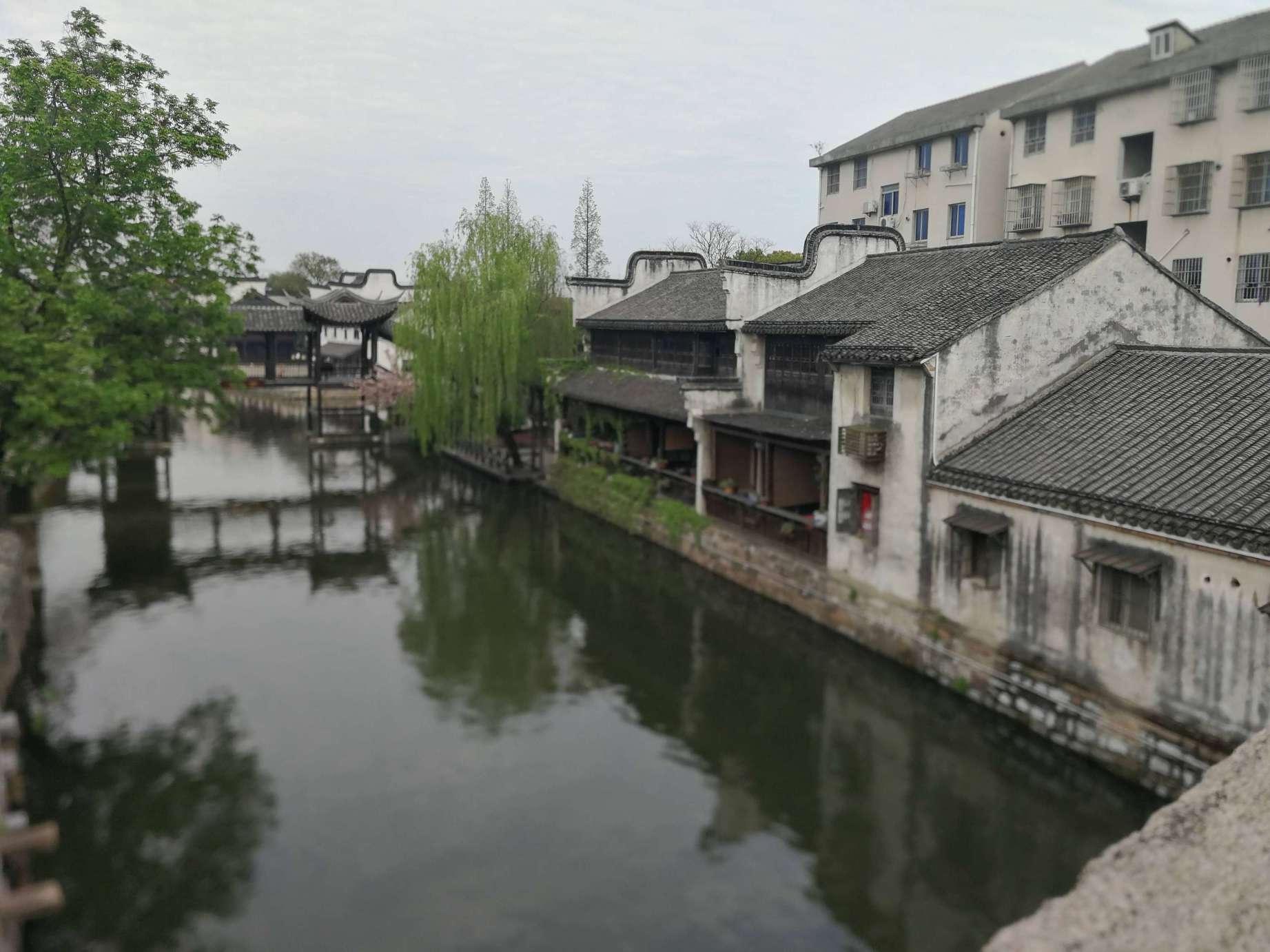 第二批055大驱9号舰下水,10号舰紧随其后,海军进入下饺子模式