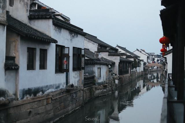 逃出魔术师的房间